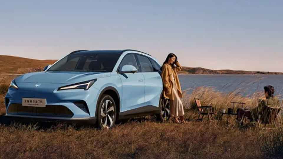 av色情
极狐全新阿尔法T5 开启预售