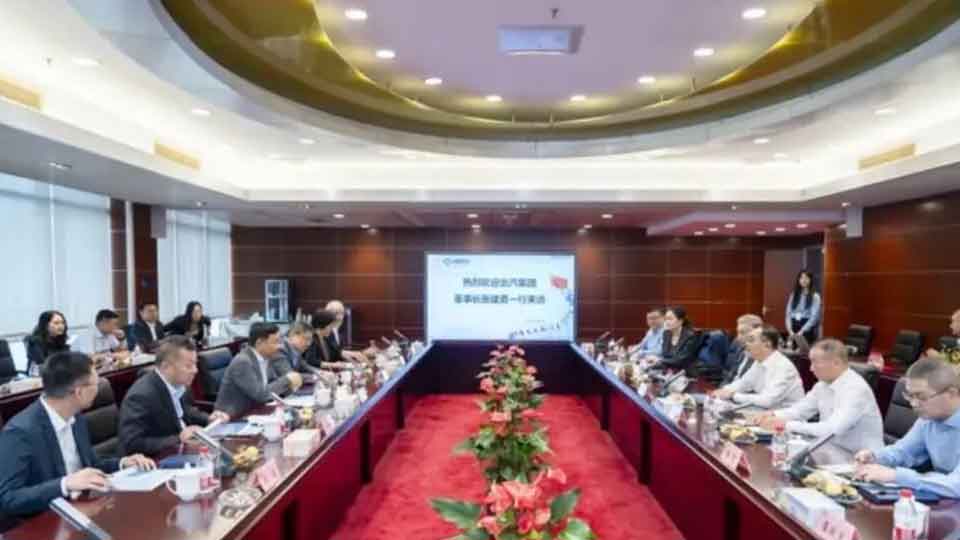 张建勇与福耀集团董事长曹晖会谈，共启合作新篇章