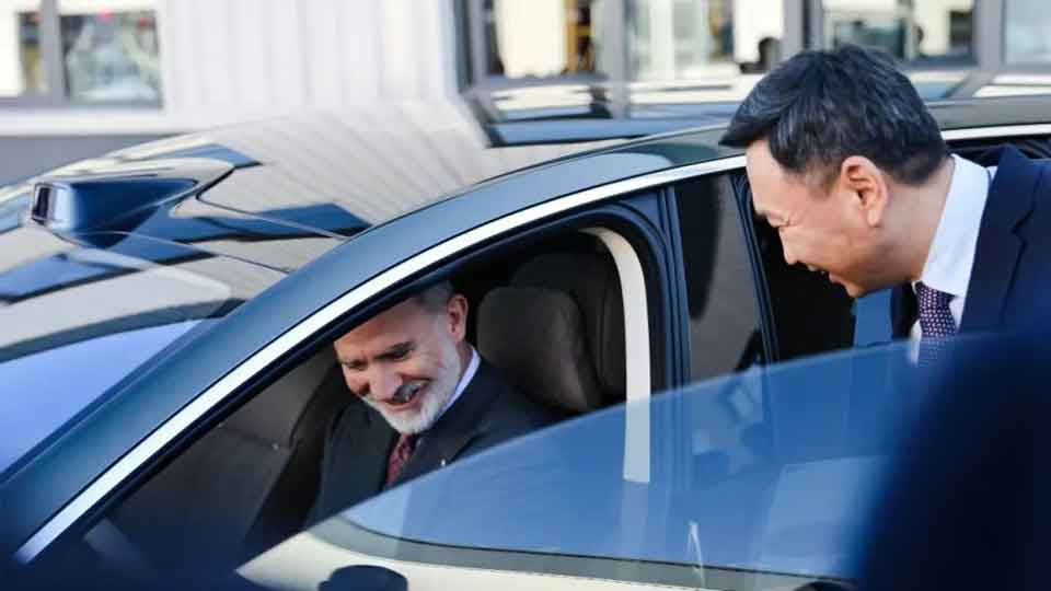 西班牙国王费利佩六世为享界 S9T 驻足：它“非常美”